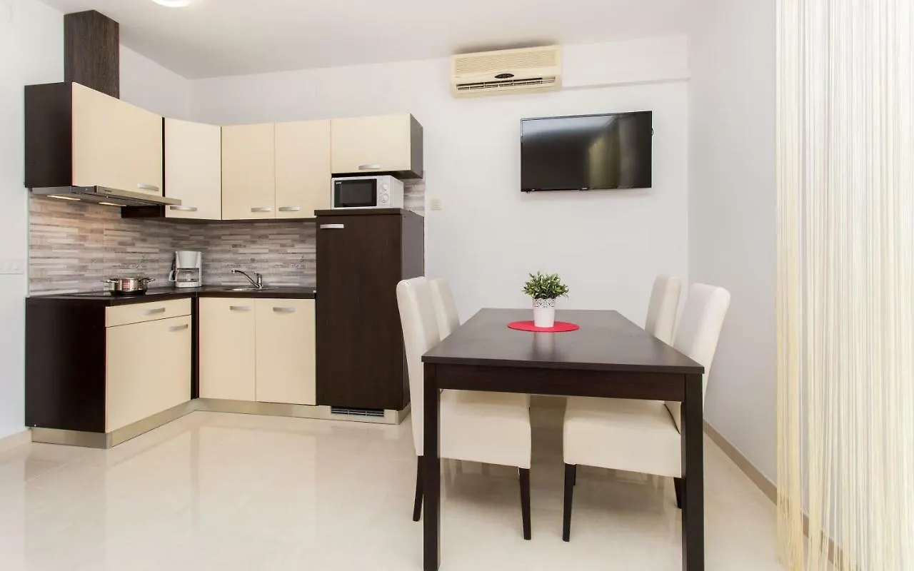 Apartments Mira Baška Kroatien